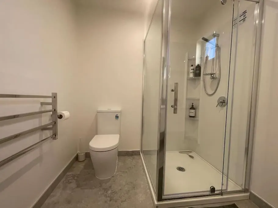 New And Serene Two Bedroom Townhouse Close To Cbd Christchurch 0*,
