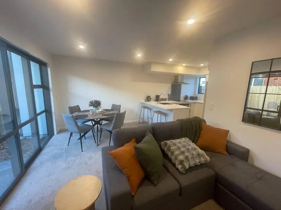 New And Serene Two Bedroom Townhouse Close To Cbd Christchurch