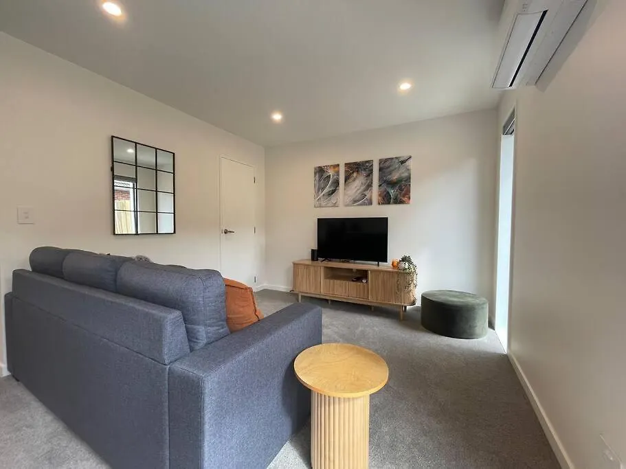 New And Serene Two Bedroom Townhouse Close To Cbd Christchurch