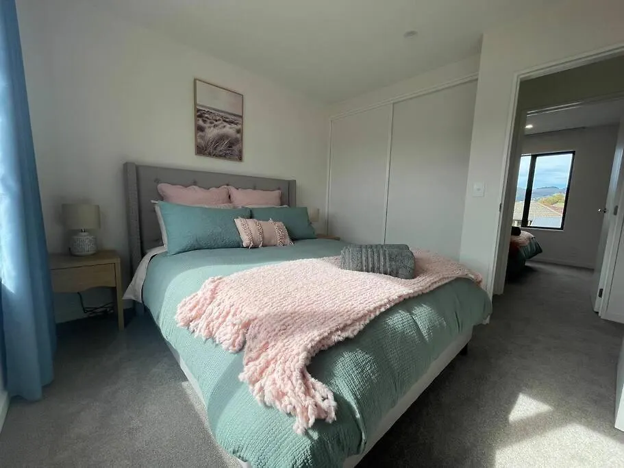 New And Serene Two Bedroom Townhouse Close To Cbd Christchurch