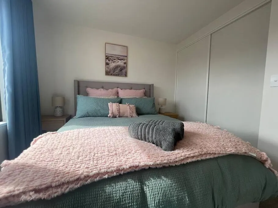 Apartment New And Serene Two Bedroom Townhouse Close To Cbd Christchurch