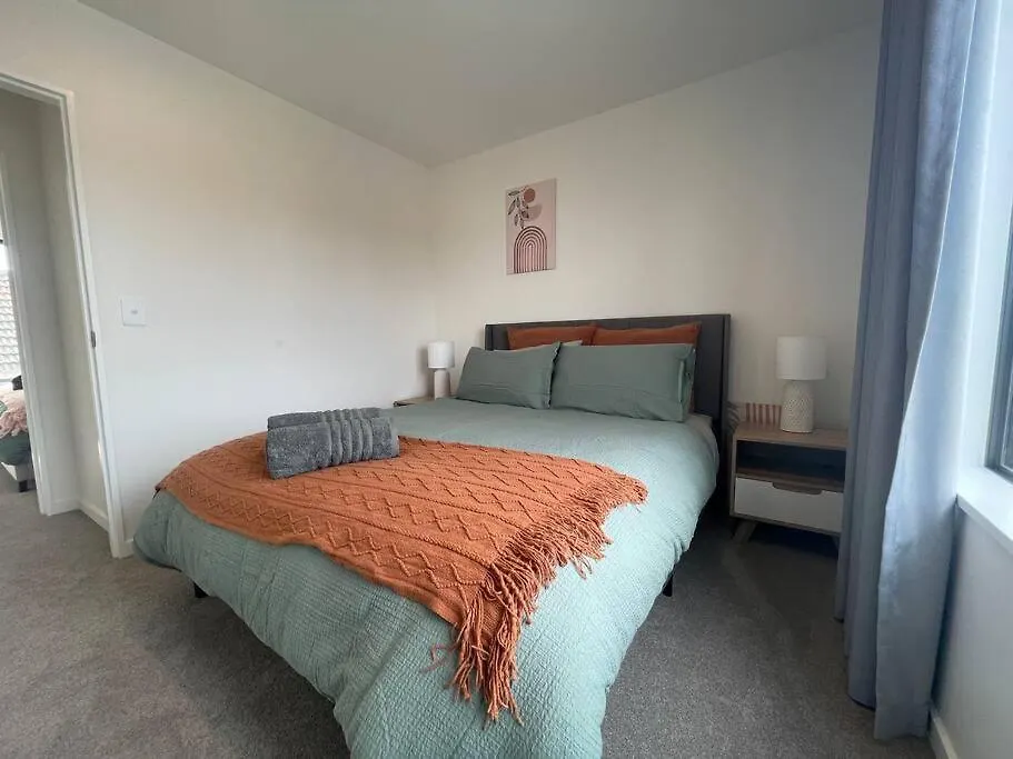 New And Serene Two Bedroom Townhouse Close To Cbd Christchurch 0*,