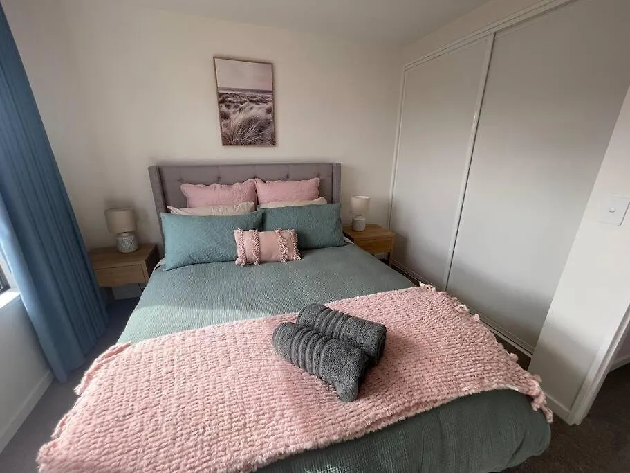 New And Serene Two Bedroom Townhouse Close To Cbd Christchurch New Zealand