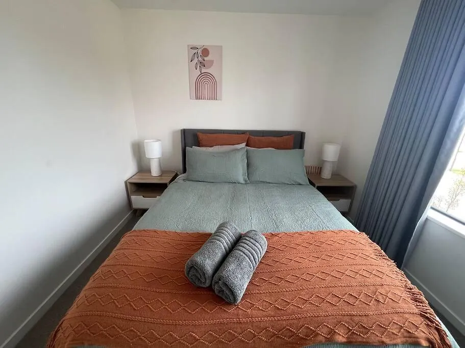 New And Serene Two Bedroom Townhouse Close To Cbd Christchurch 0*,  New Zealand
